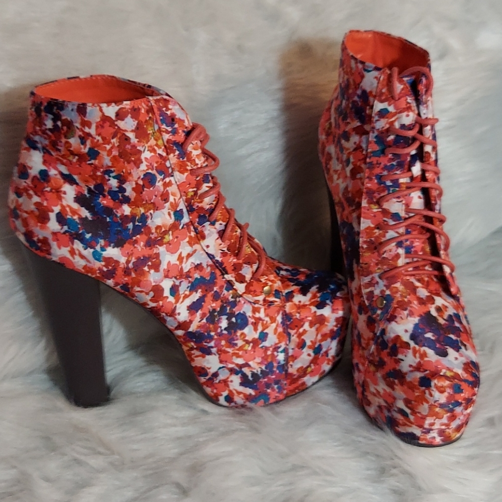 Womens Floral  Booties Sz 8.5
